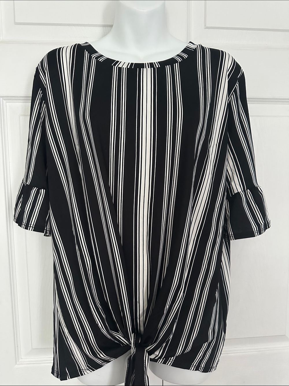 Ups & Downs Black Striped Plus 3X Ruffle Short Sleeve Casual Front Tie Top New